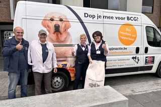 Ophalen dopjes door vrijwilligers BCG 