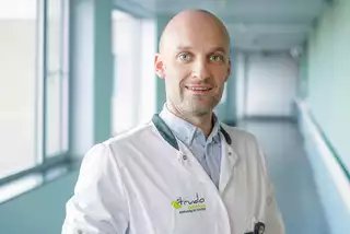 dr. Daan Renson
